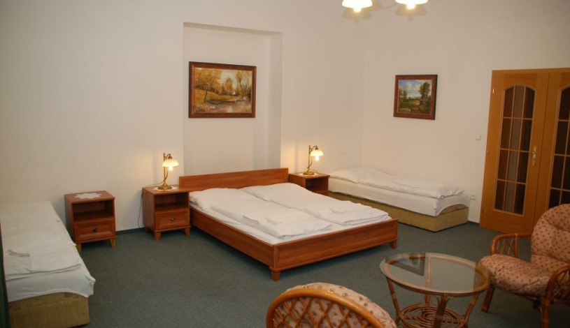 Penzion Černý kůň Hradec Králové - Třílůžkový, čtyřlůžkový